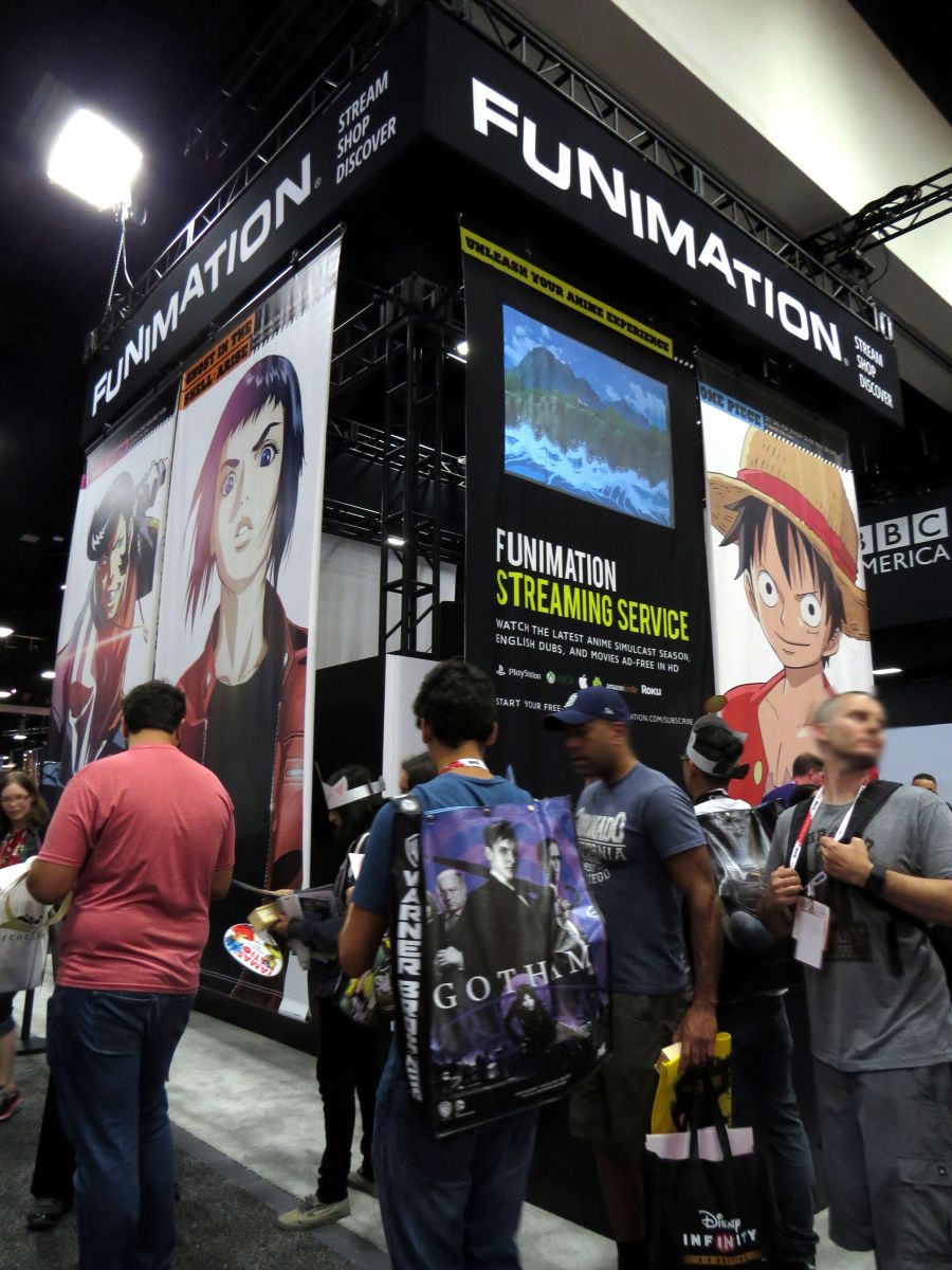 sdcc2015-07-08-funimation-booth